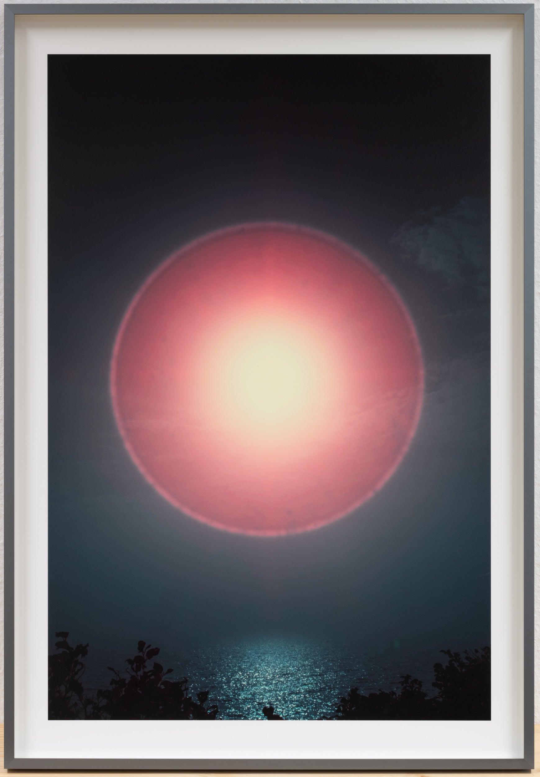 SUN HALO: PLAY OF LIGHT OVER OCEAN WAVES 2, DEUTSCHLAND