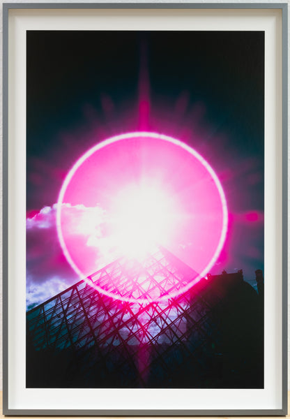 SPECTRUM OF ENLIGHTENMENT: HALO ABOVE THE LOUVRE, FRANKREICH