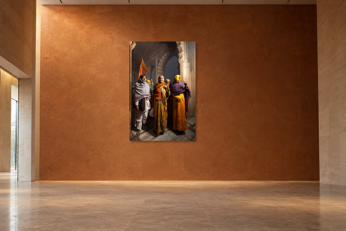 PILGRIM FAMILY, INDIA